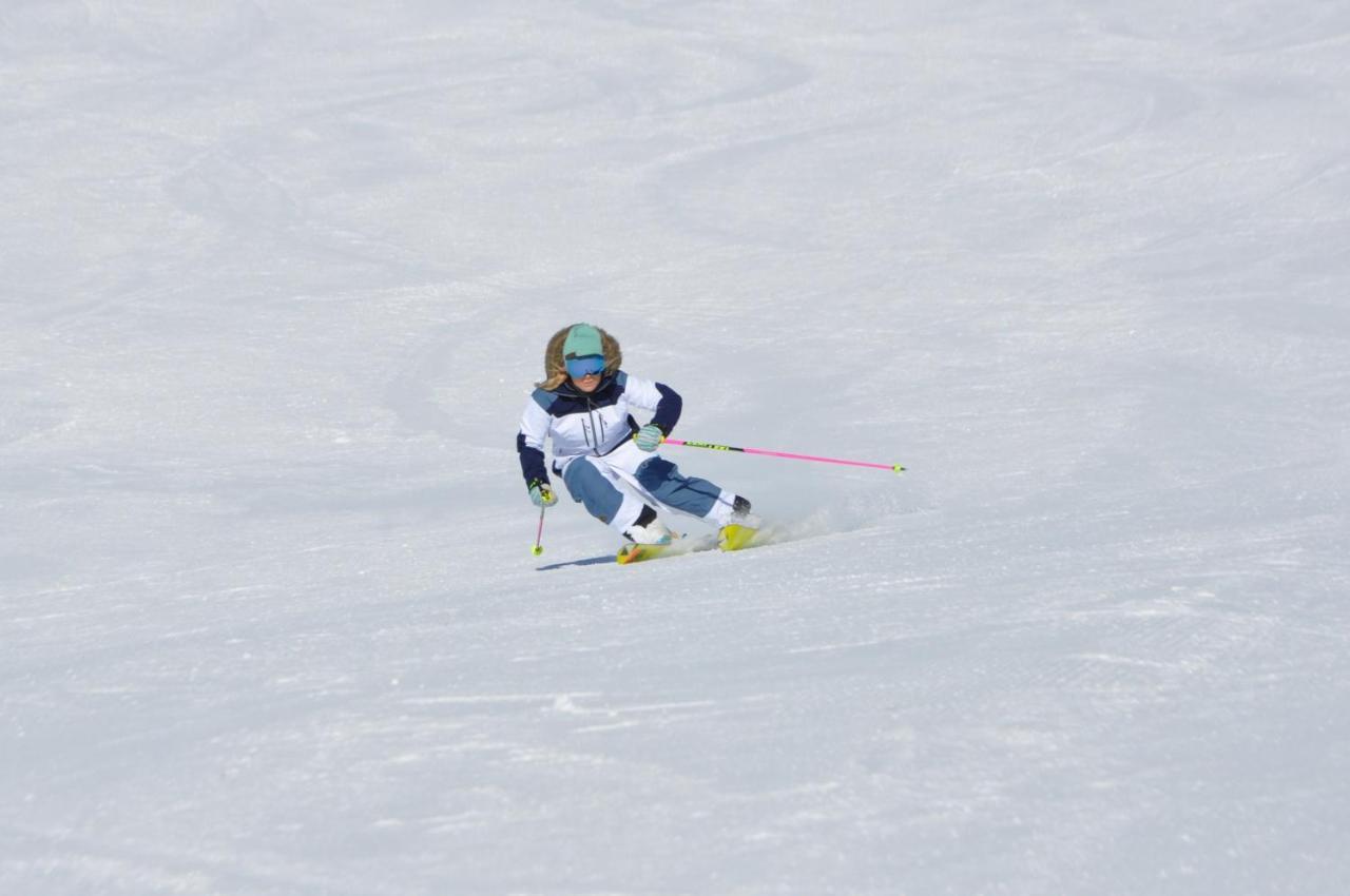 Two Bedroom Apartment La Voute, Chandon Near Meribel - Sleeps 4 Adults Or 2 Adults And 3 Children Les Allues Exterior photo