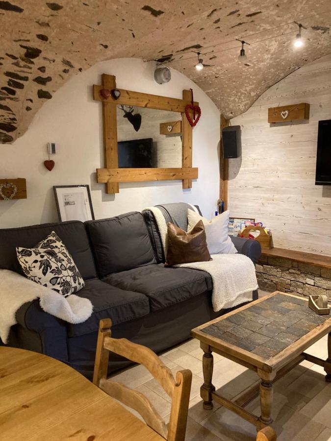 Two Bedroom Apartment La Voute, Chandon Near Meribel - Sleeps 4 Adults Or 2 Adults And 3 Children Les Allues Exterior photo